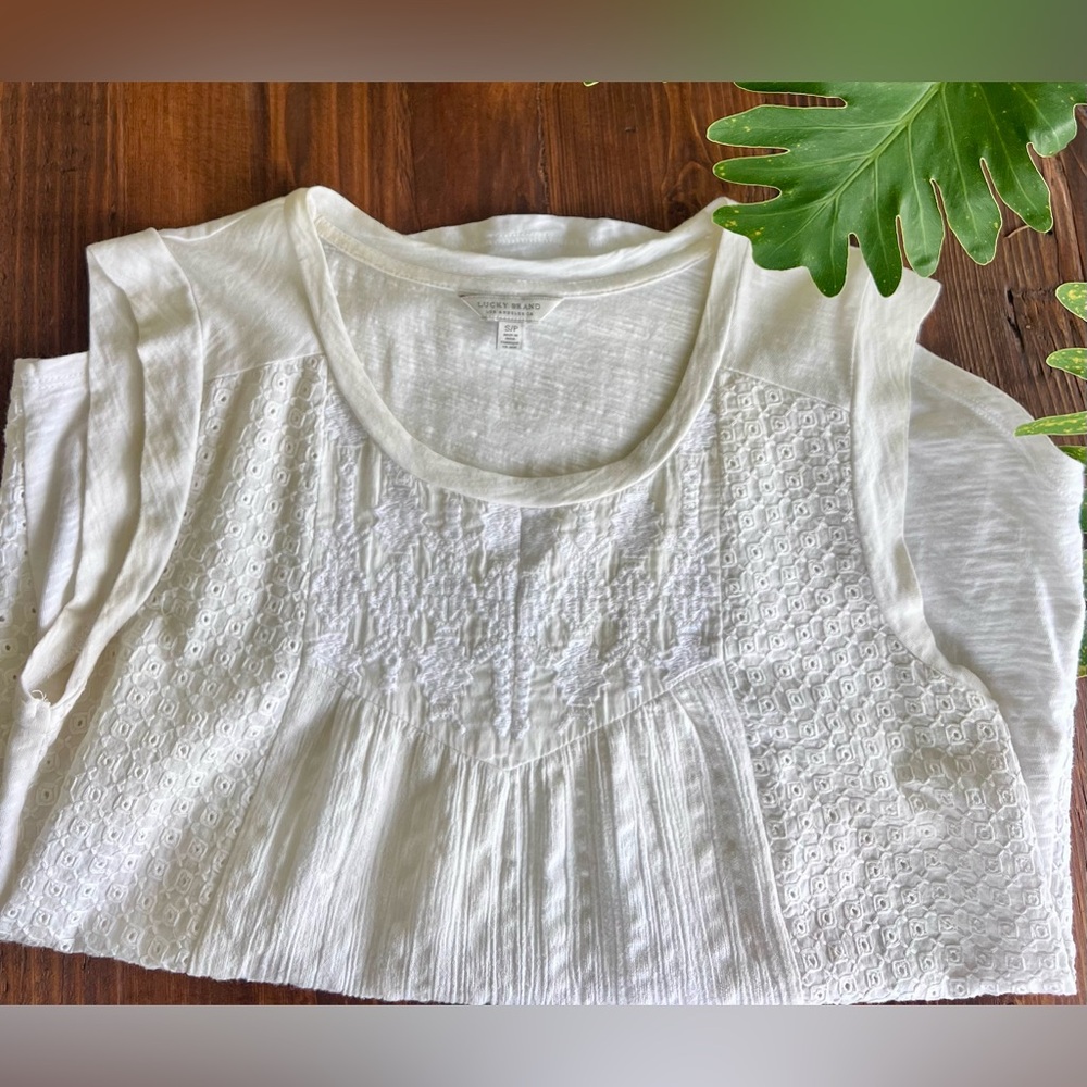 Lucky Brand White Eyelet Pintuck Sleeveless Tank Top - Picture 3 of 4